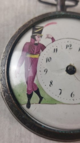 Ancienne montre gousset au coq, décor émail peint, en argent, 18ème