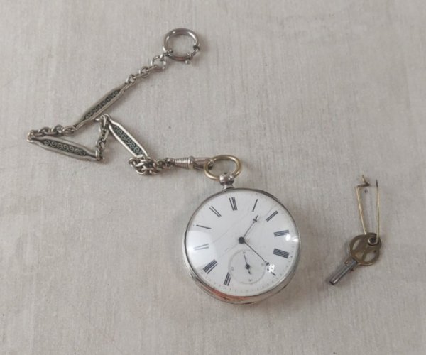 Ancienne montre gousset, échappement cylindre 4 rubis, avec clé et chaîne