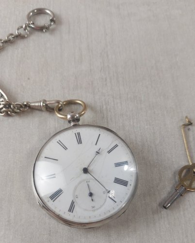 Ancienne montre gousset, échappement cylindre 4 rubis, avec clé et chaîne