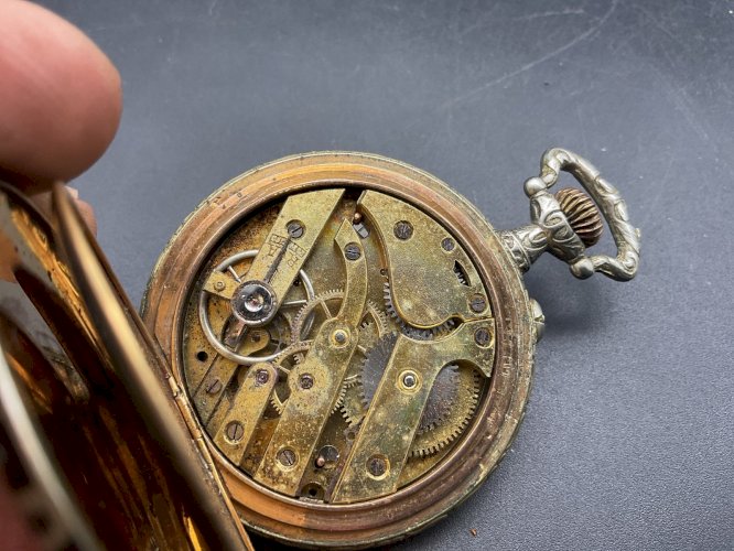 Ancienne Montre Gousset régulateur chronomètre décor niellée.