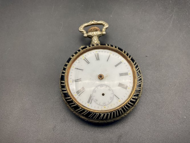 Ancienne Montre Gousset régulateur chronomètre décor niellée.