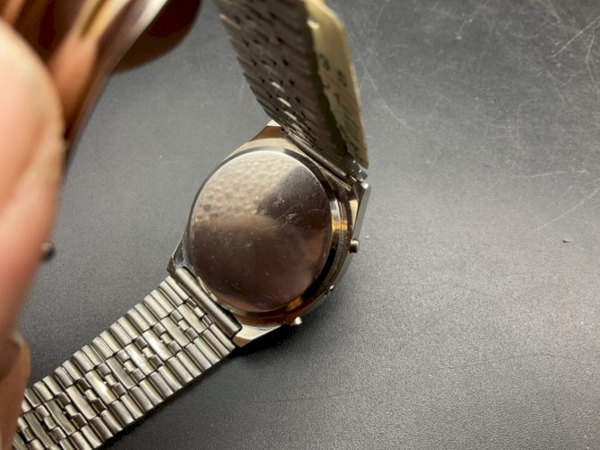 ANCIENNE MONTRE HOMME BERLOC NEUF .