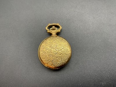ANCIENNE MONTRE KODY FEMME breloques pendentif .