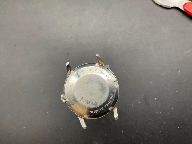 ANCIENNE MONTRE LIP MÉCANIQUE plongée NL80.