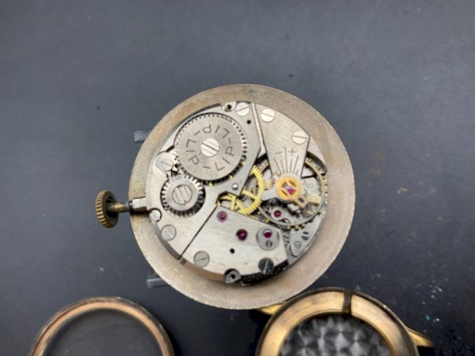 ANCIENNE MONTRE LIP MÉCANIQUE