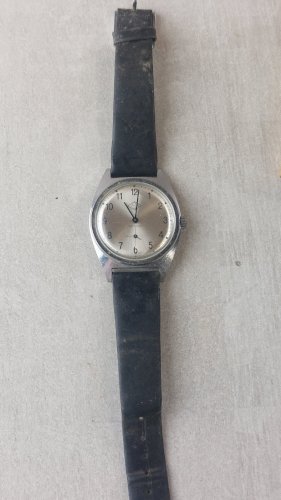 Ancienne montre mécanique, Isa ^