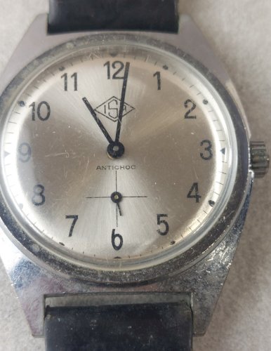 Ancienne montre mécanique, Isa ^