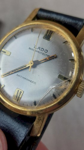 Ancienne montre mécanique, Lado