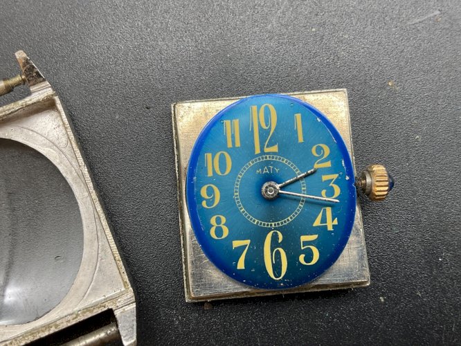 ANCIENNE MONTRE MÉCANIQUE MATY ART DÉCO TANKS.