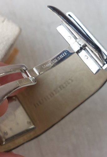 Ancienne montre Quartz, Burberry BU4002 ^