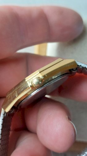 Ancienne montre Quartz, Citizen 210085 ^