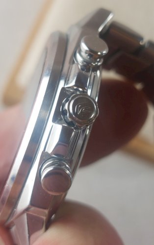 Ancienne montre Quartz, Edifice Casio, EFV-600 DW