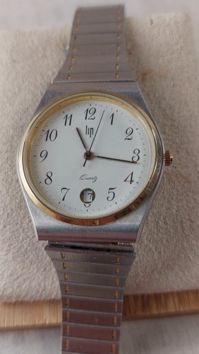 Ancienne montre Quartz, Lip dateur, vintage