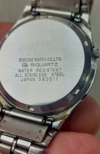 Ancienne montre Quartz, Ricoh ^