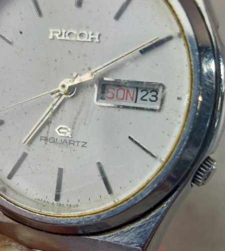 Ancienne montre Quartz, Ricoh ^