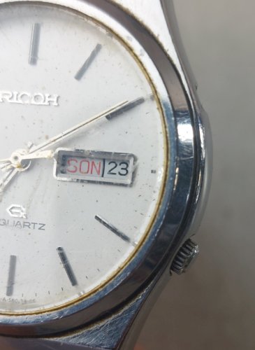Ancienne montre Quartz, Ricoh ^