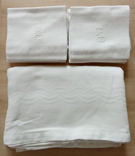 Ancienne Nappe + 11 serviettes /linge De Table Maison  Ancien/Monogramme  BP