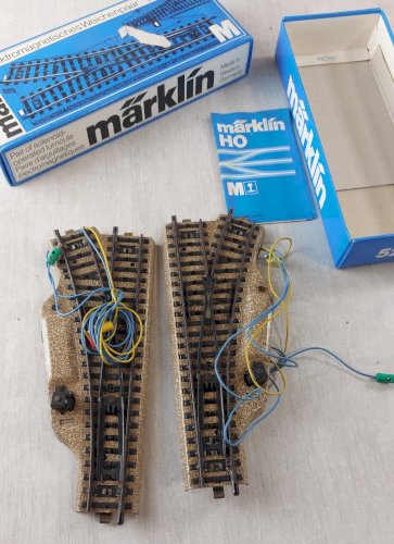 Ancienne paire d'aiguillages, Märklin 5202, en HO