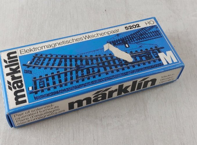 Ancienne paire d'aiguillages, Märklin 5202, en HO