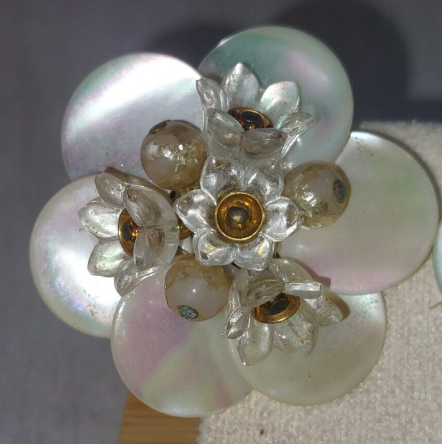 Boucles oreilles clips acier fleur corail et or (non percées