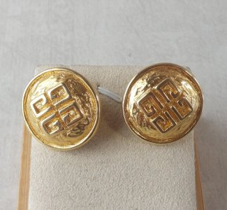 Vintage pair of clip earrings, in gold-colored metal, Givenchy.
