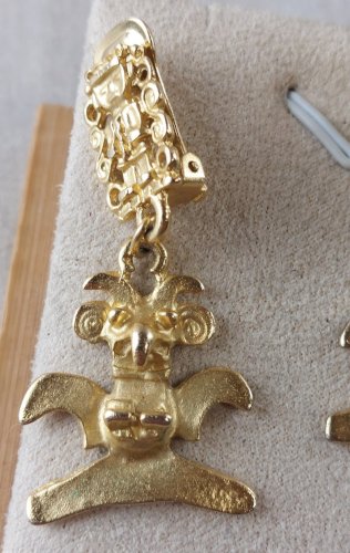 Ancienne paire de boucles d'oreilles clips, en métal doré, Inca, Balaboosté