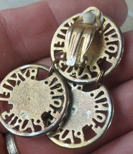 Ancienne paire de boucles d'oreilles clips, en métal doré, Sonia Rykiel ^