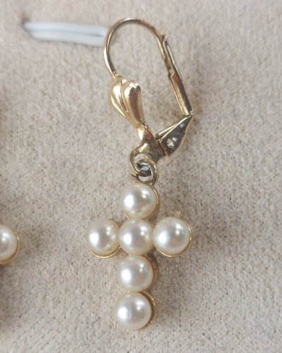 Ancienne paire de boucles doreilles, croix religieuses, métal doré et perles