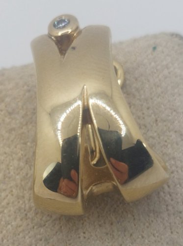 Ancienne paire de boucles d'oreilles, en plaqué or et strass ^