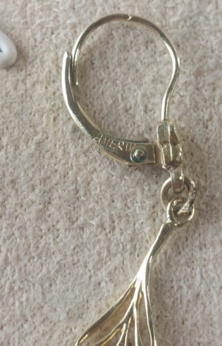 Ancienne paire de boucles d'oreilles, forme plume, en métal doré, K&L ^