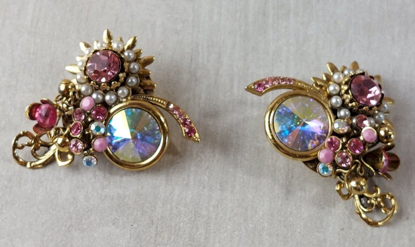  Ancienne paire de boucles d'oreilles pendantes, décor pierres, Italy, vintage