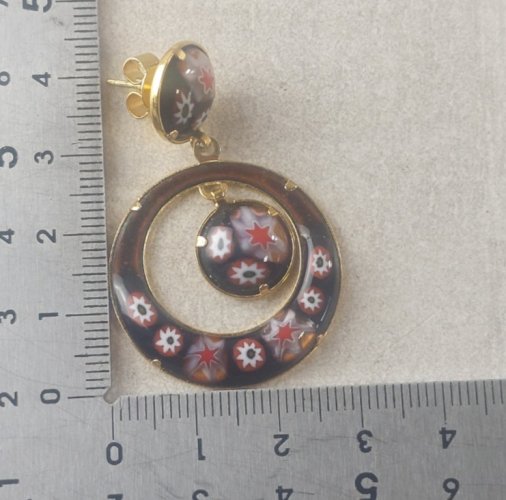 Ancienne paire de boucles doreilles pendantes rondes, Millefiori