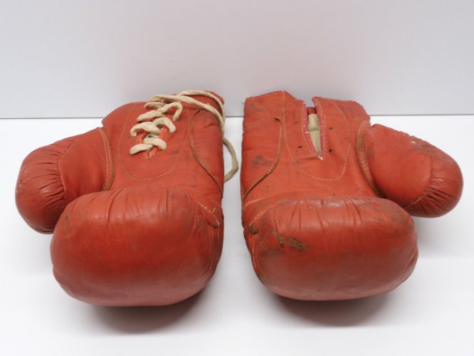 -ANCIENNE PAIRE DE GANTS DE BOXE EN CUIR début XXe JUS GRENIER DECO COLLECTION D
