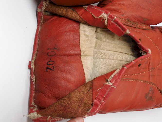 -ANCIENNE PAIRE DE GANTS DE BOXE EN CUIR début XXe JUS GRENIER DECO COLLECTION D
