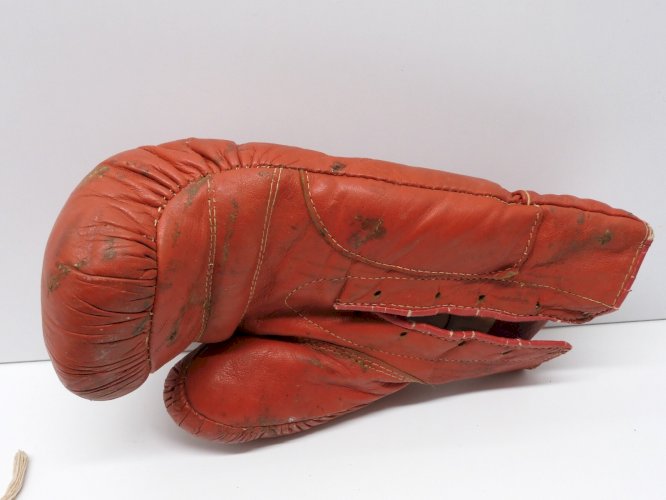 -ANCIENNE PAIRE DE GANTS DE BOXE EN CUIR début XXe JUS GRENIER DECO COLLECTION D
