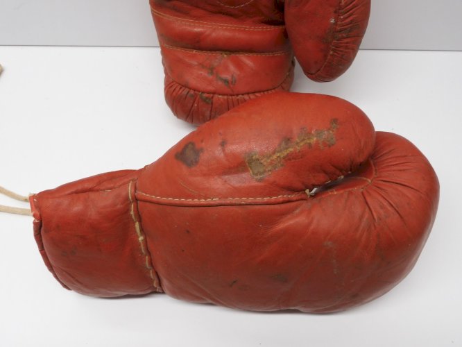 -ANCIENNE PAIRE DE GANTS DE BOXE EN CUIR début XXe JUS GRENIER DECO COLLECTION D