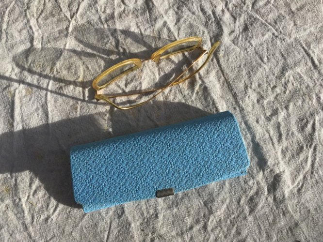 ANCIENNE PAIRE DE LUNETTE DE VUE pour enfant AVEC SON ÉTUI vintage 60