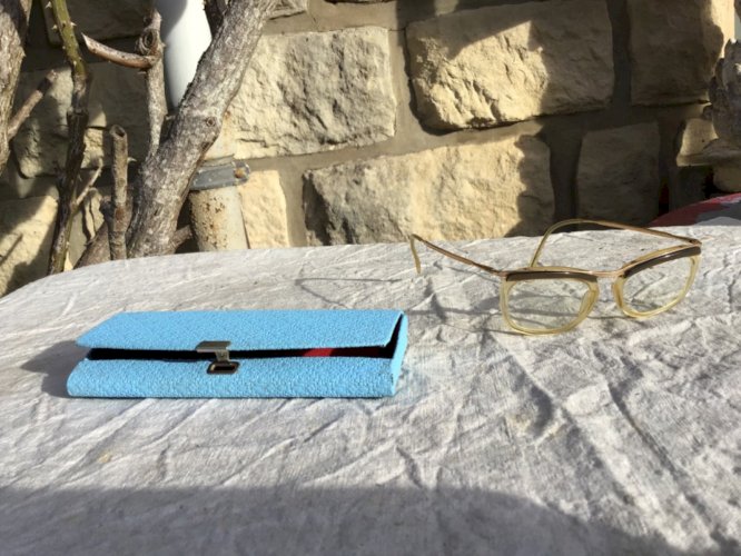 ANCIENNE PAIRE DE LUNETTE DE VUE pour enfant AVEC SON ÉTUI vintage 60