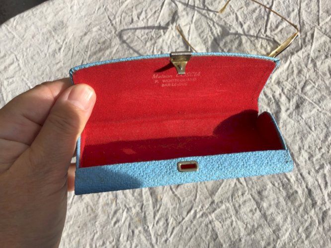 ANCIENNE PAIRE DE LUNETTE DE VUE pour enfant AVEC SON ÉTUI vintage 60