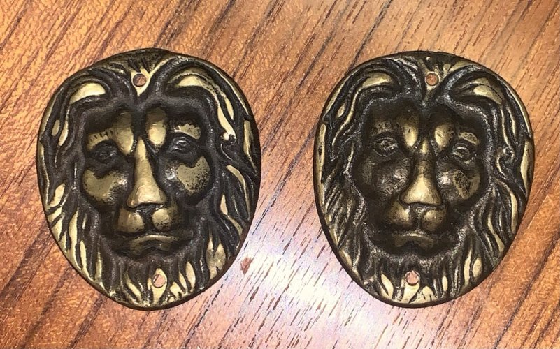 ancienne paire de mufles de lion mascaron laiton estampé