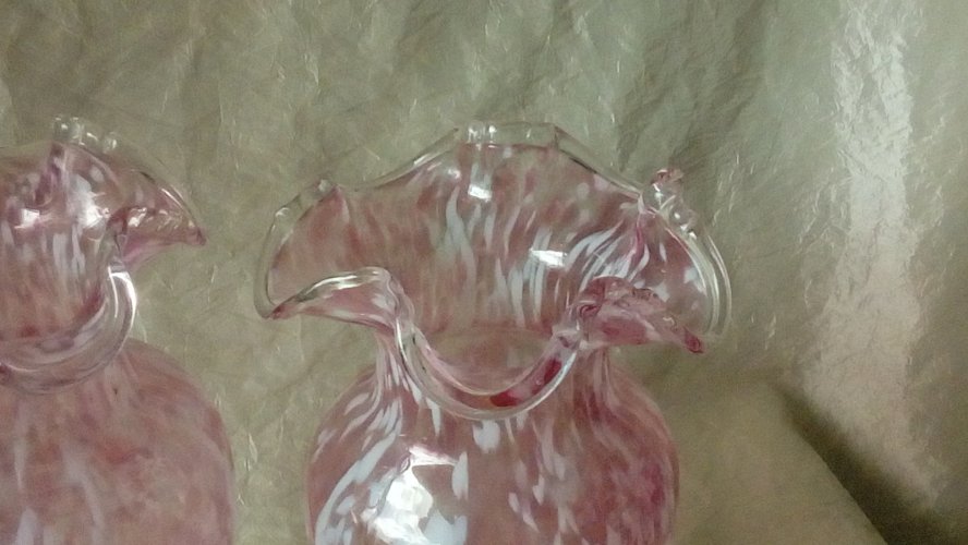 ANCIENNE PAIRE DE VASE EN VERRE CLICHY A COLORETTE**