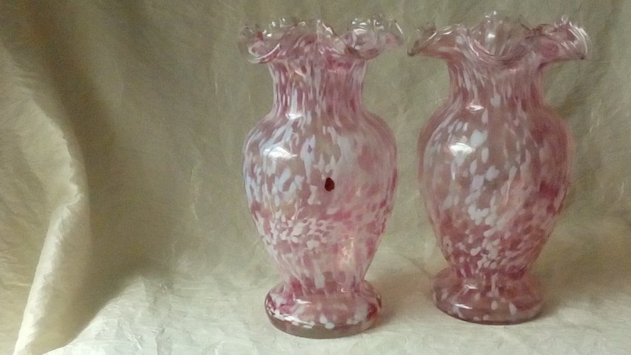 ANCIENNE PAIRE DE VASE EN VERRE CLICHY A COLORETTE**