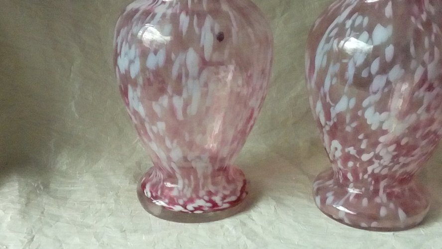 ANCIENNE PAIRE DE VASE EN VERRE CLICHY A COLORETTE**
