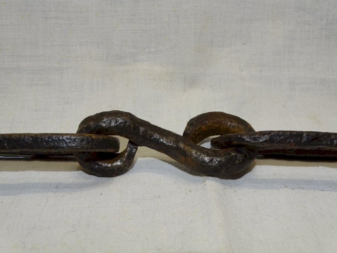 - ANCIENNE PAIRE D'ENTRAVES en FER forgé pour BETAIL ou ESCLAVES COLLECTION   D