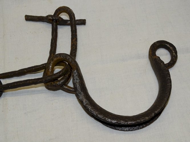 - ANCIENNE PAIRE D'ENTRAVES en FER forgé pour BETAIL ou ESCLAVES COLLECTION   D