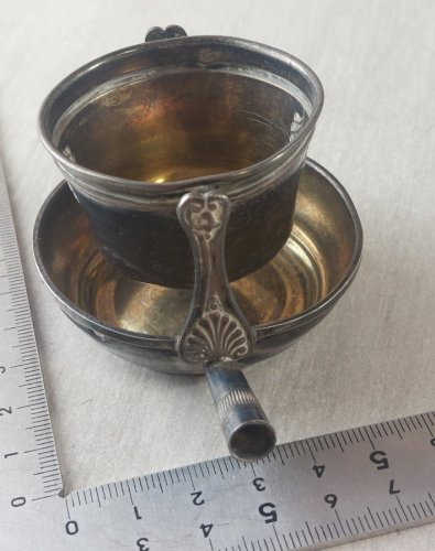 Ancienne passoire à thé / passe thé, en argent ^