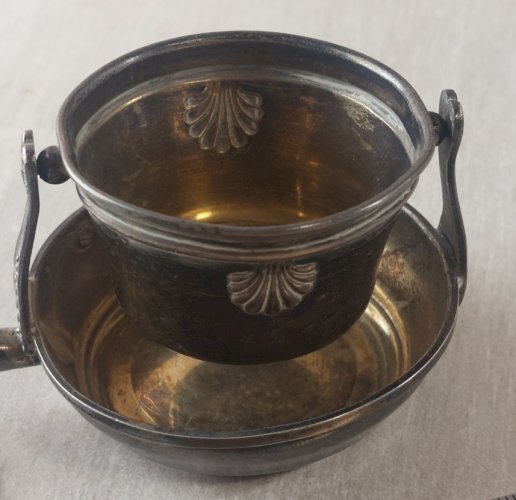 Ancienne passoire à thé / passe thé, en argent ^