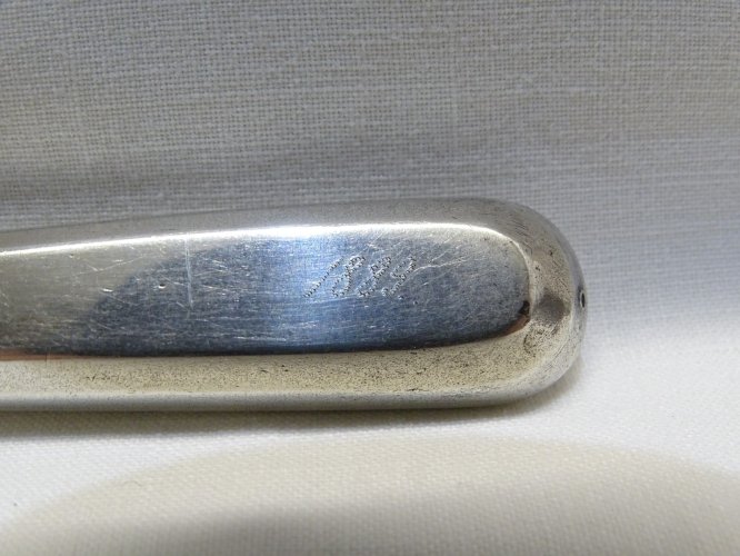 -ANCIENNE PELLE A MIGNARDISES ARGENT RUSSE Poinçons JR , 84, cygne datée 1889