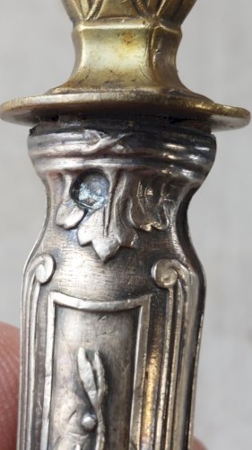 Ancienne pelle à tarte ajourée, manche en argent, orfèvre LJ