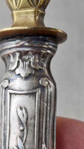 Ancienne pelle à tarte ajourée, manche en argent, orfèvre LJ